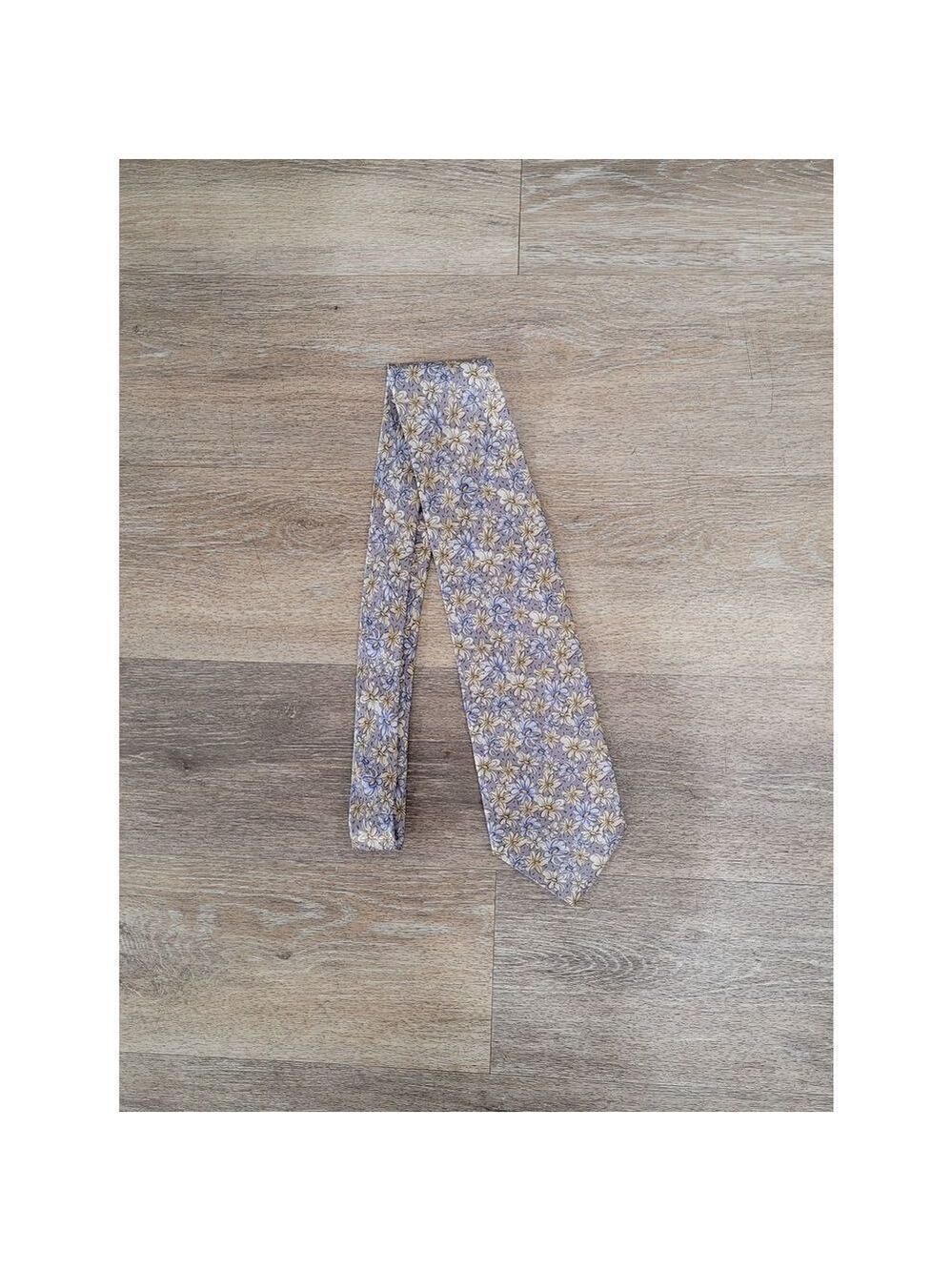 Ties to Nature tie